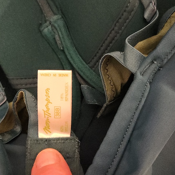 Norm Thompson Tank with Built in Bra, 38B - Picture 5 of 6